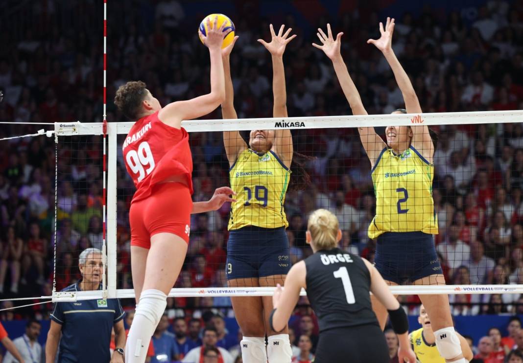 Fenerbahçeli oyuncu Türkiye'yi yıktı 4